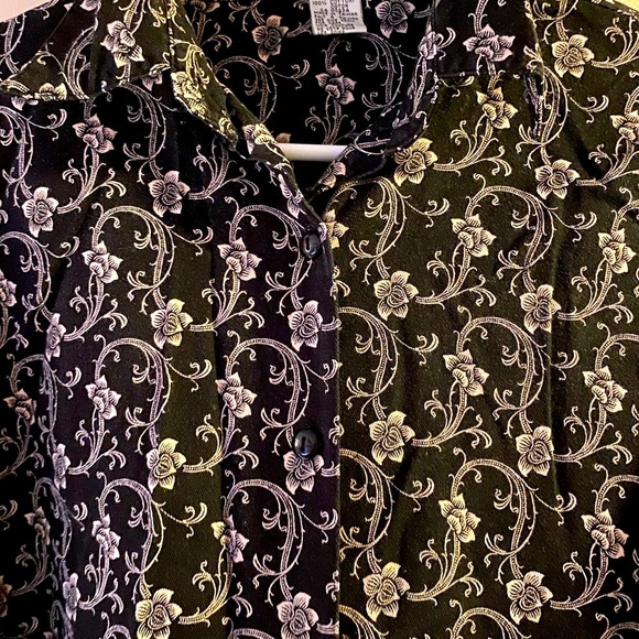 90’s Floral Button-Up Blouse by Kari | Size M | 100% Cotton - Picture 4 of 7